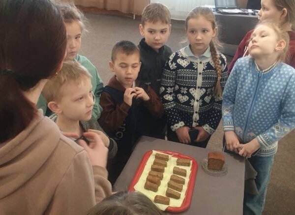В Кяхтинском краеведческом музее прошла лекция «Блокадный дневник Тани Савичевой».